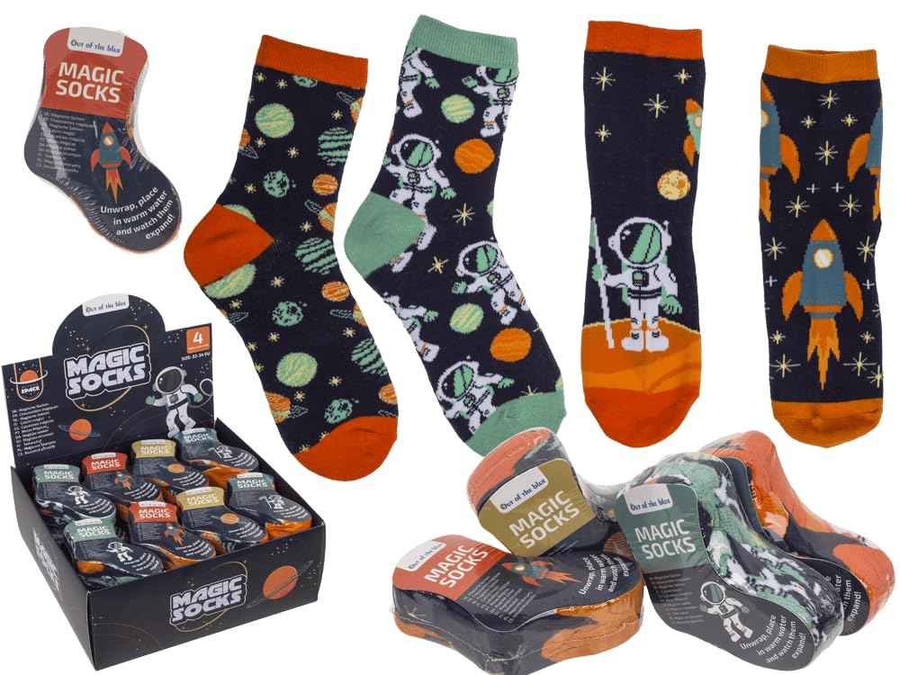 Palleon 4er Pack Magische Kindersocken | Zaubersocken mit Space-, Monster-, Fußball-, Einhorn- & Capybara-Motiven | Größe 22–34 | weich & atmungsaktiv | Geschenkidee für Kinder